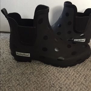 NW KushyShoo rain booties
